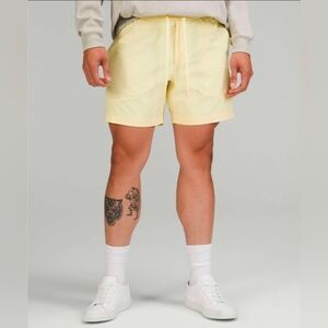 lululemon athletica Men's Pale Yellow Bowline Short 5 Stretch Ripstop